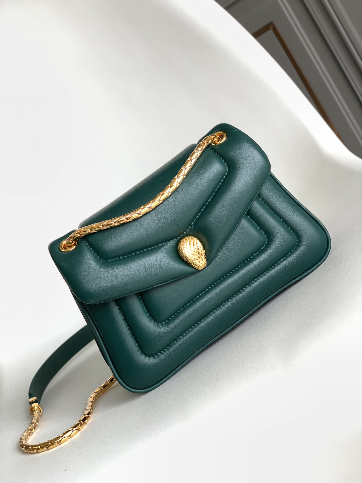Bvlgari_Serpenti_Reverse